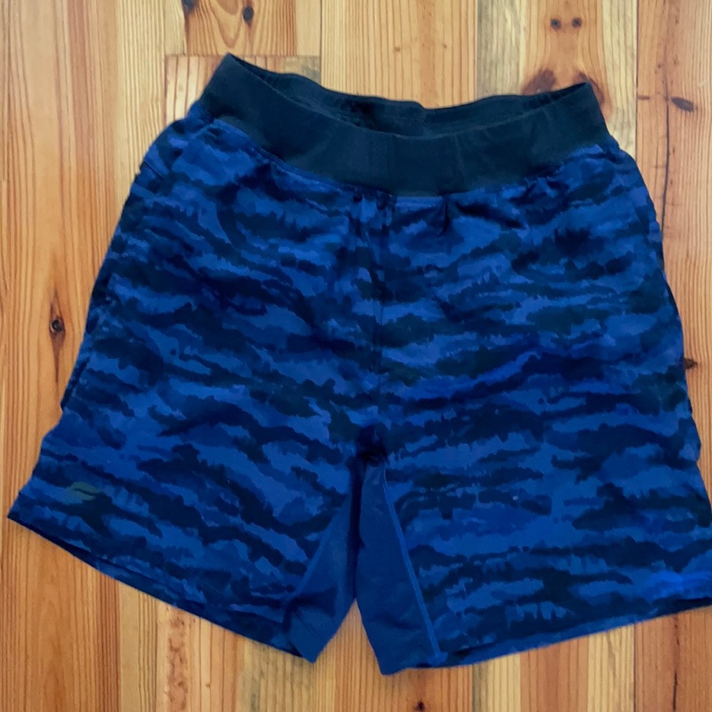 Fabletics fundamentals lined small shorts